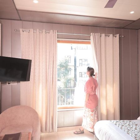 Yogved Hospitality & Resort Rishīkesh Exteriör bild
