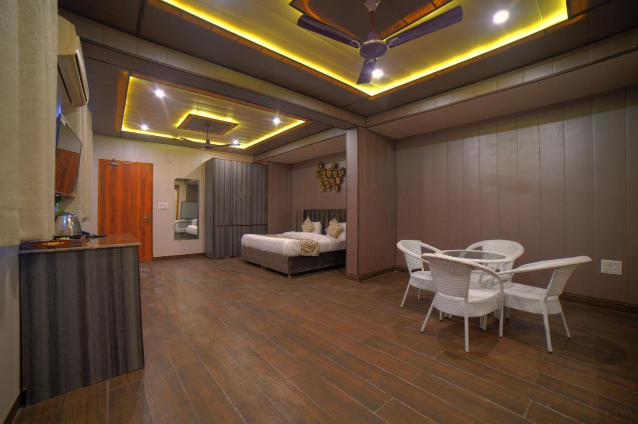 Yogved Hospitality & Resort Rishīkesh Exteriör bild