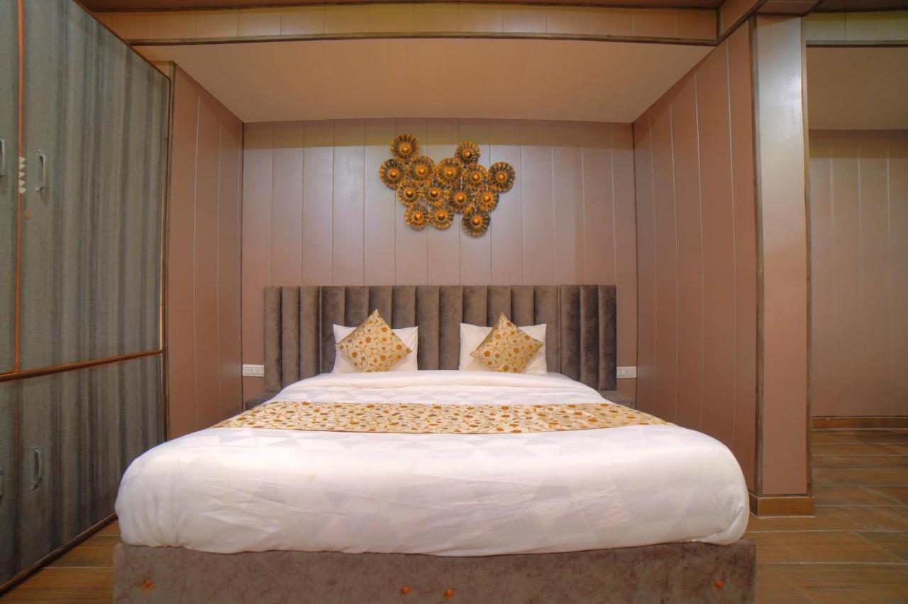 Yogved Hospitality & Resort Rishīkesh Exteriör bild
