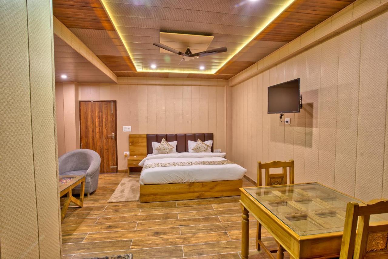 Yogved Hospitality & Resort Rishīkesh Exteriör bild