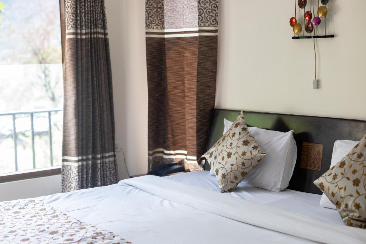 Yogved Hospitality & Resort Rishīkesh Exteriör bild