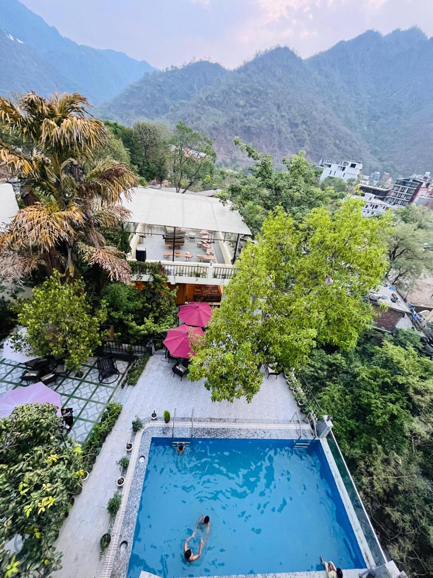 Yogved Hospitality & Resort Rishīkesh Exteriör bild