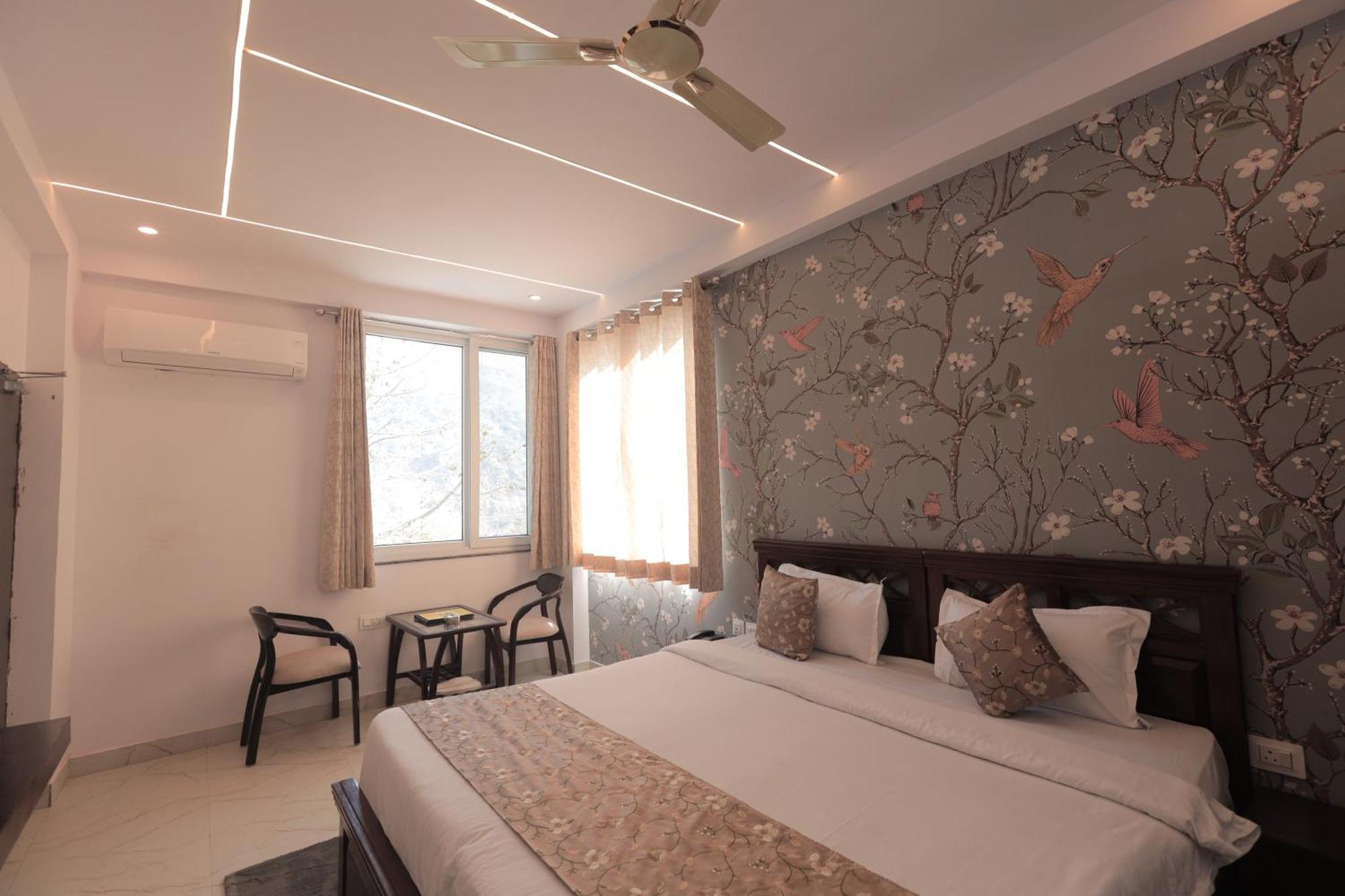 Yogved Hospitality & Resort Rishīkesh Exteriör bild