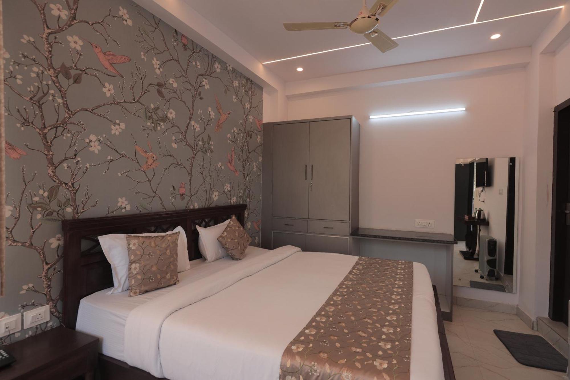 Yogved Hospitality & Resort Rishīkesh Exteriör bild