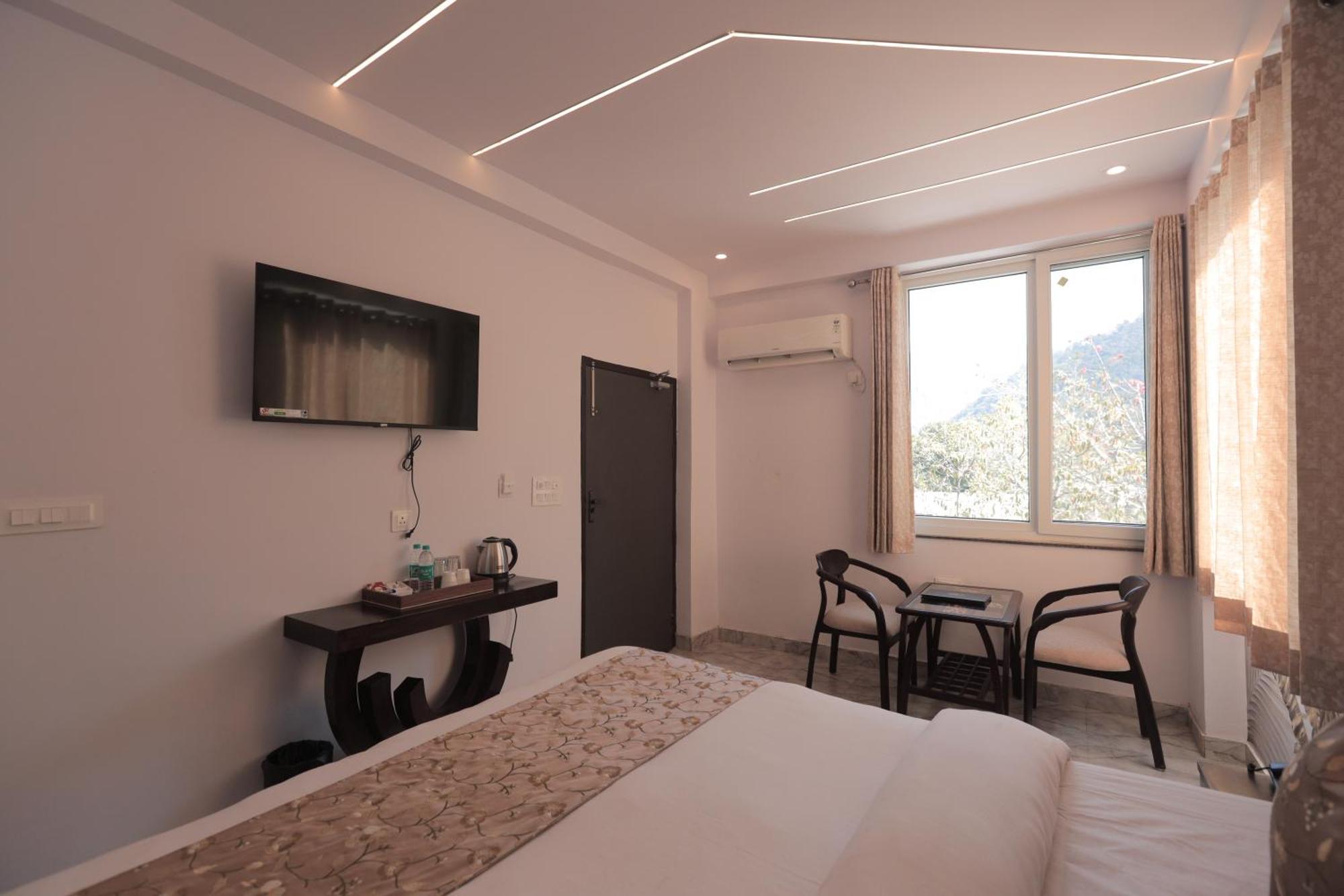 Yogved Hospitality & Resort Rishīkesh Exteriör bild
