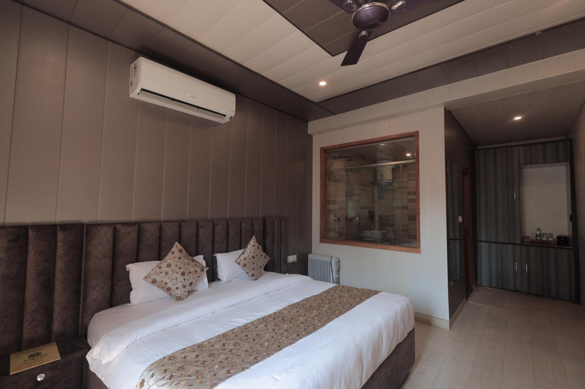 Yogved Hospitality & Resort Rishīkesh Exteriör bild